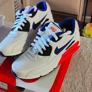 NIKE AIR MAX 90 ESSENTIAL AIR MAX DAY RELEASE